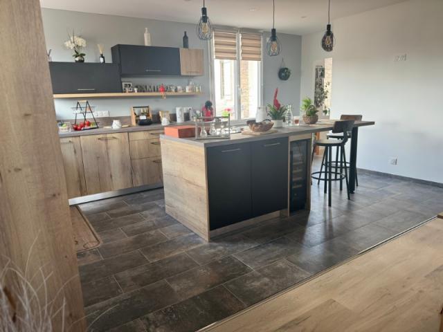 Nouvelle réalisation par LARO, entreprise de rénovation d’intérieur et cuisiniste à Caen