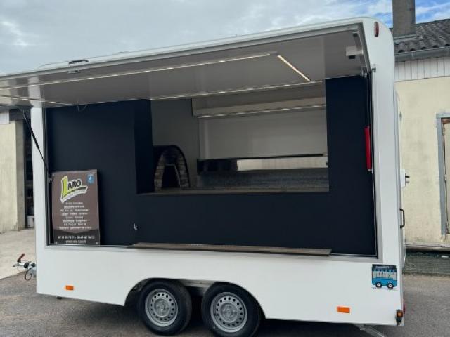 Aménagement d'une remorque Food truck pizza